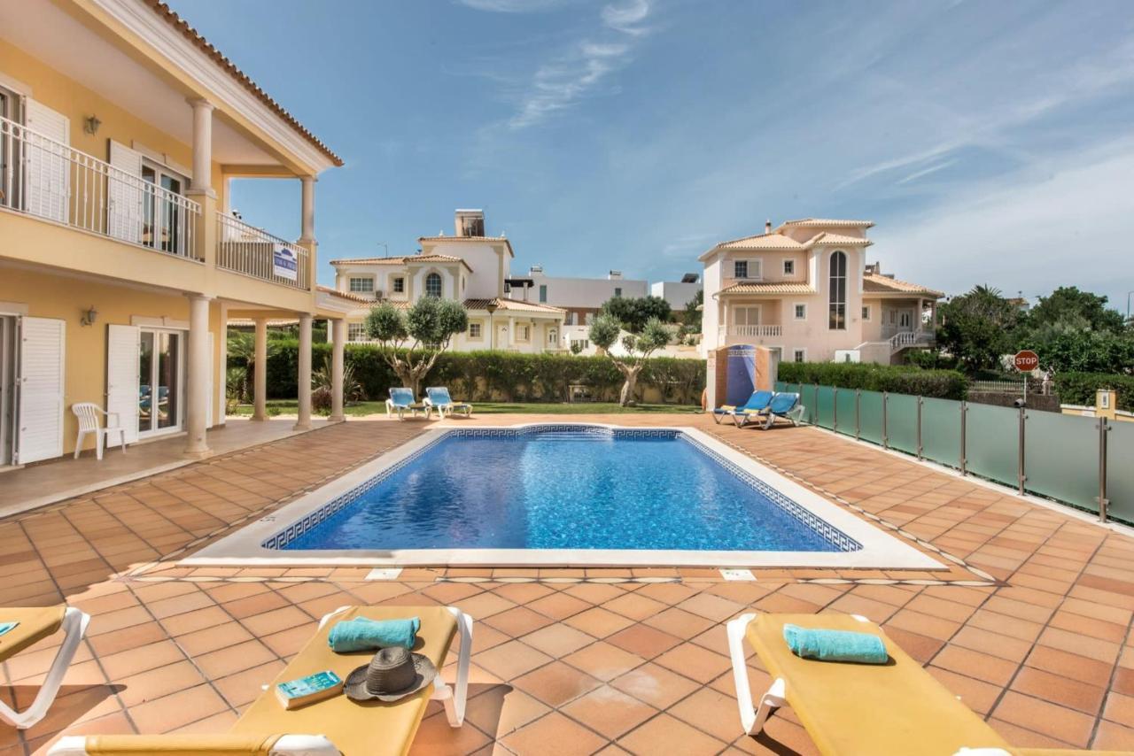 Villa Das Oliveiras Amazing Location Walk To Marina Restaurants Beach アルブフェイラ エクステリア 写真