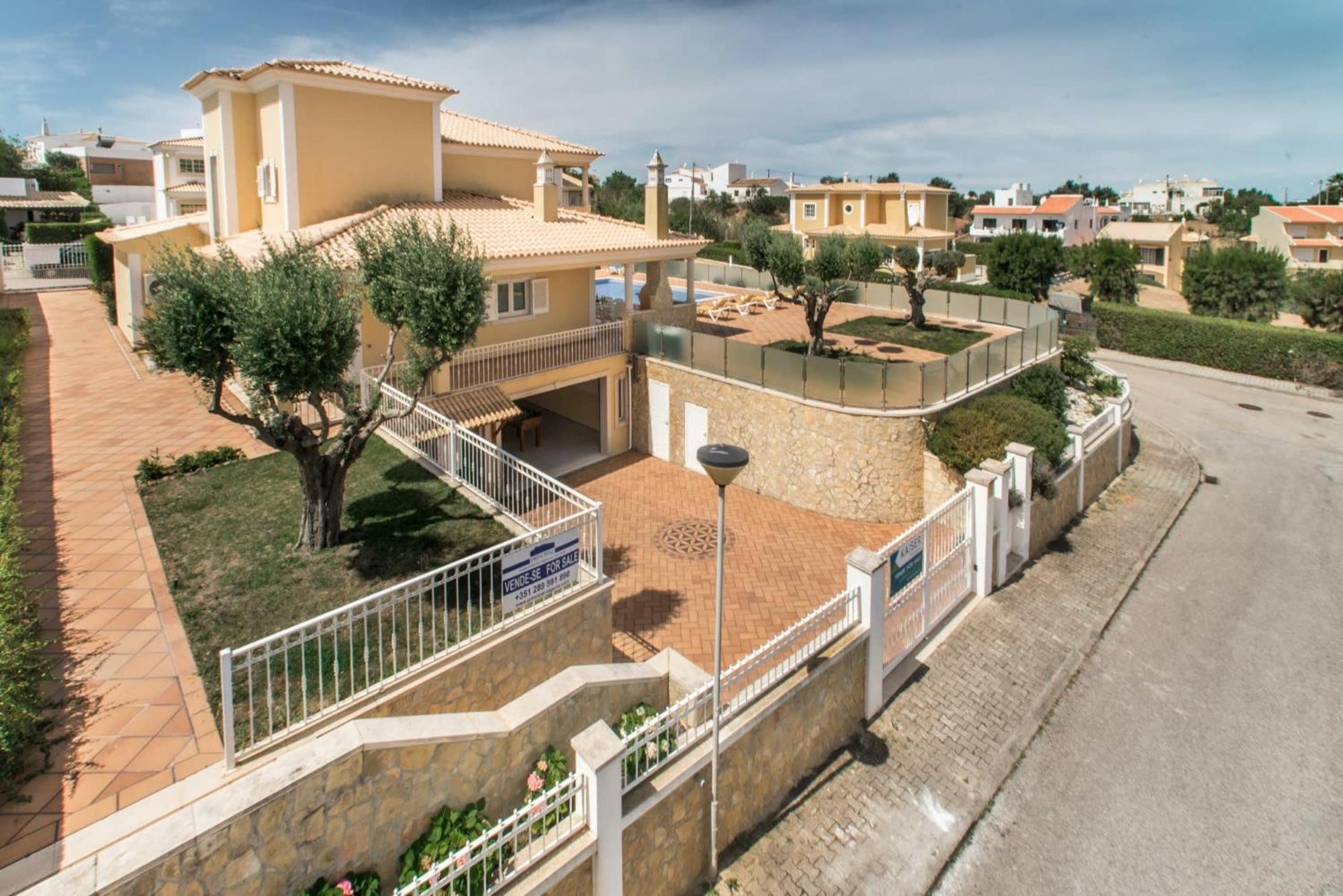 Villa Das Oliveiras Amazing Location Walk To Marina Restaurants Beach アルブフェイラ エクステリア 写真